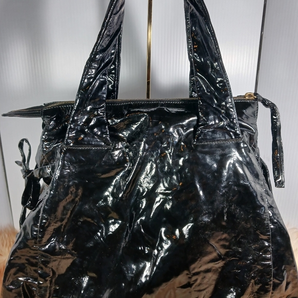 Gucci black patent leather Hysteria tote handbag. - Picture 3 of 10